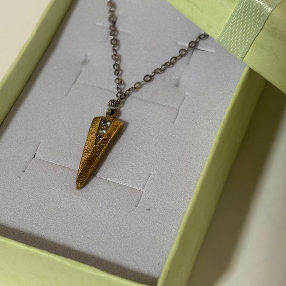 Sipada On Point Pendant Necklace - Picture 1 of 4